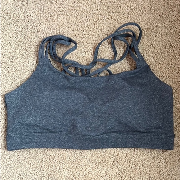 GAP Fit Women's Sports Bra - Picture 1 of 4